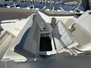 Thumbnail von Boston Whaler 210 Vantage