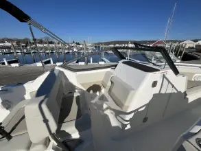 Thumbnail von Boston Whaler 210 Vantage