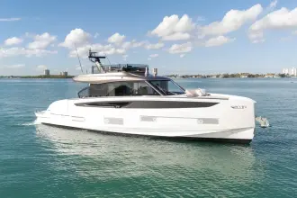 Azimut Seadeck 6