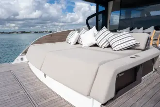 Thumbnail von Azimut Seadeck 6