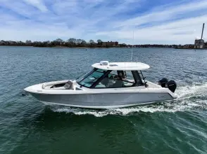 Boston Whaler 330 Vantage