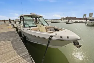 Thumbnail von Boston Whaler 330 Vantage