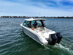 Thumbnail von Boston Whaler 330 Vantage