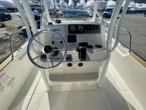 Thumbnail von Boston Whaler 210 Montauk