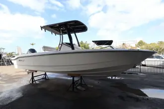 Boston Whaler 220 Dauntless