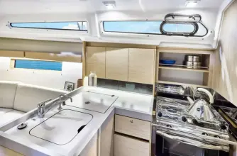 Thumbnail von Beneteau Oceanis 34.1 Swing Keel