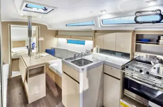 Thumbnail von Beneteau Oceanis 34.1