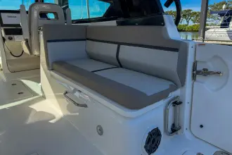 Thumbnail von Boston Whaler 330 Vantage