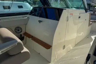 Thumbnail von Boston Whaler 330 Vantage