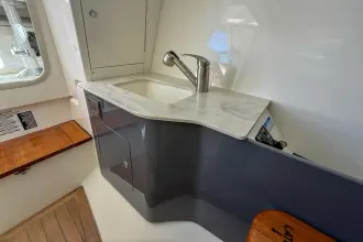Thumbnail von Boston Whaler 330 Vantage