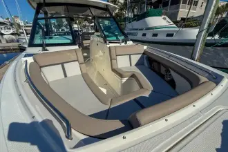 Thumbnail von Boston Whaler 330 Vantage