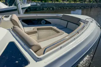 Thumbnail von Boston Whaler 330 Vantage