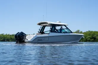 Thumbnail von Boston Whaler 330 Vantage