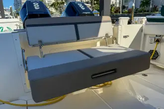 Thumbnail von Boston Whaler 330 Vantage