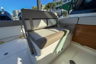 Thumbnail von Boston Whaler 330 Vantage