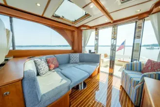Thumbnail von Hinckley Talaria 48 MKII CONCERTO IN SEA
