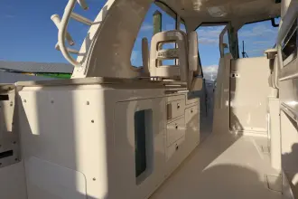 Thumbnail von Boston Whaler 380 Realm