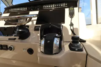 Thumbnail von Boston Whaler 380 Realm