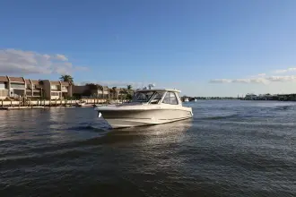 Thumbnail von Boston Whaler 380 Realm