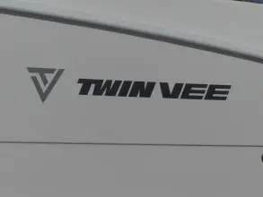 Thumbnail von Twin Vee 240 STX CC