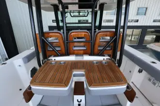 Thumbnail von Boston Whaler 360 Outrage