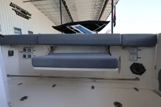 Thumbnail von Boston Whaler 360 Outrage