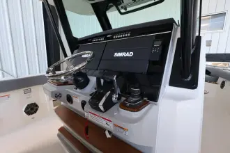 Thumbnail von Boston Whaler 360 Outrage