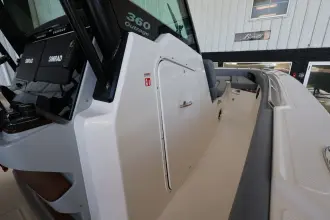 Thumbnail von Boston Whaler 360 Outrage