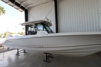 Thumbnail von Boston Whaler 360 Outrage