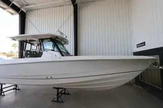 Thumbnail von Boston Whaler 360 Outrage