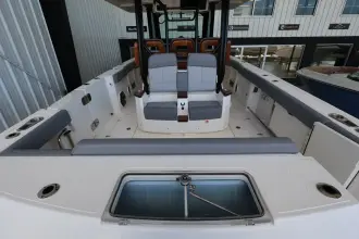 Thumbnail von Boston Whaler 360 Outrage