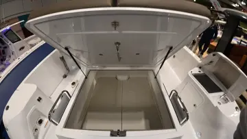 Thumbnail von Cruisers Yachts 38 VTR EC