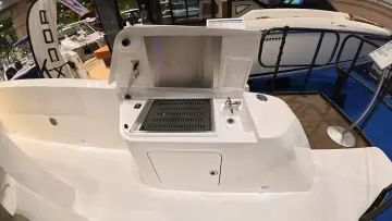 Thumbnail von Cruisers Yachts 38 VTR EC