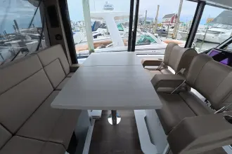 Thumbnail von Cruisers Yachts 38 VTR EC