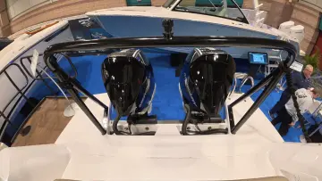 Thumbnail von Cruisers Yachts 38 VTR EC
