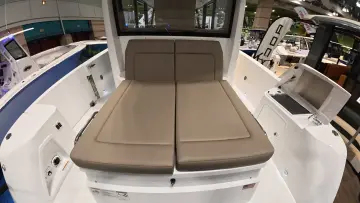 Thumbnail von Cruisers Yachts 38 VTR EC