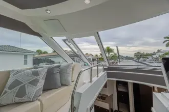 Thumbnail von Cruisers Yachts 48 Cantius