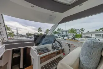 Thumbnail von Cruisers Yachts 48 Cantius