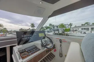 Thumbnail von Cruisers Yachts 48 Cantius