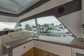 Thumbnail von Cruisers Yachts 48 Cantius