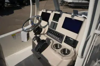 Thumbnail von Boston Whaler 250 Dauntless