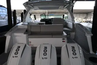Thumbnail von Cruisers Yachts 38 GLS OB