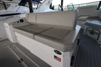 Thumbnail von Cruisers Yachts 38 GLS OB