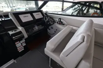 Thumbnail von Cruisers Yachts 38 GLS OB