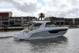 Thumbnail von Cruisers Yachts 38 GLS OB