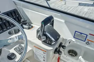 Thumbnail von Boston Whaler 285 Conquest Pilothouse