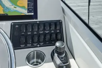 Thumbnail von Boston Whaler 285 Conquest Pilothouse