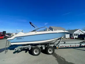 Boston Whaler 210 Vantage