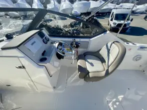 Thumbnail von Boston Whaler 210 Vantage