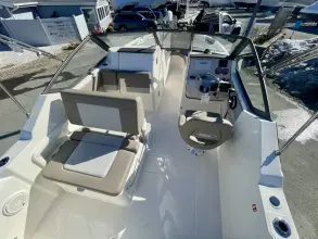 Thumbnail von Boston Whaler 210 Vantage